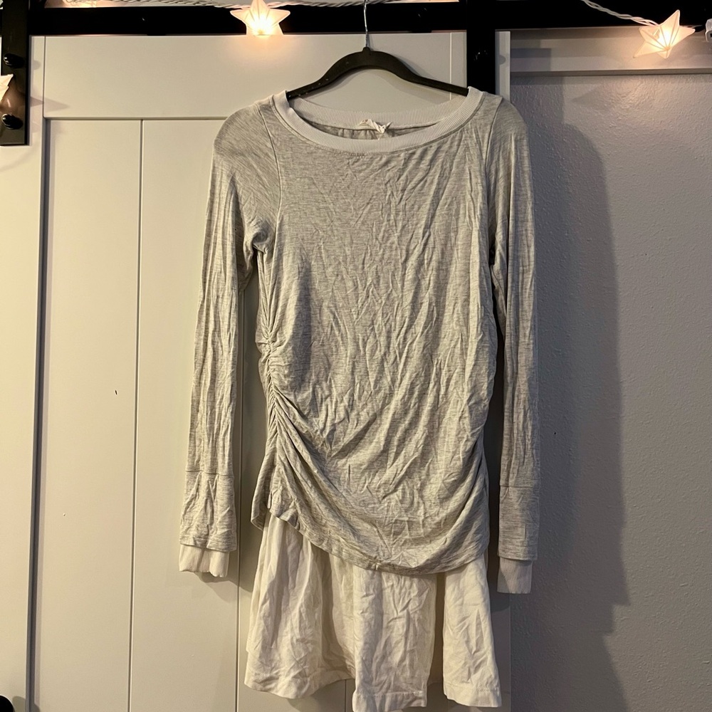 Daily Practice Gray and White Long Sleeve Ruched Tunic (M)